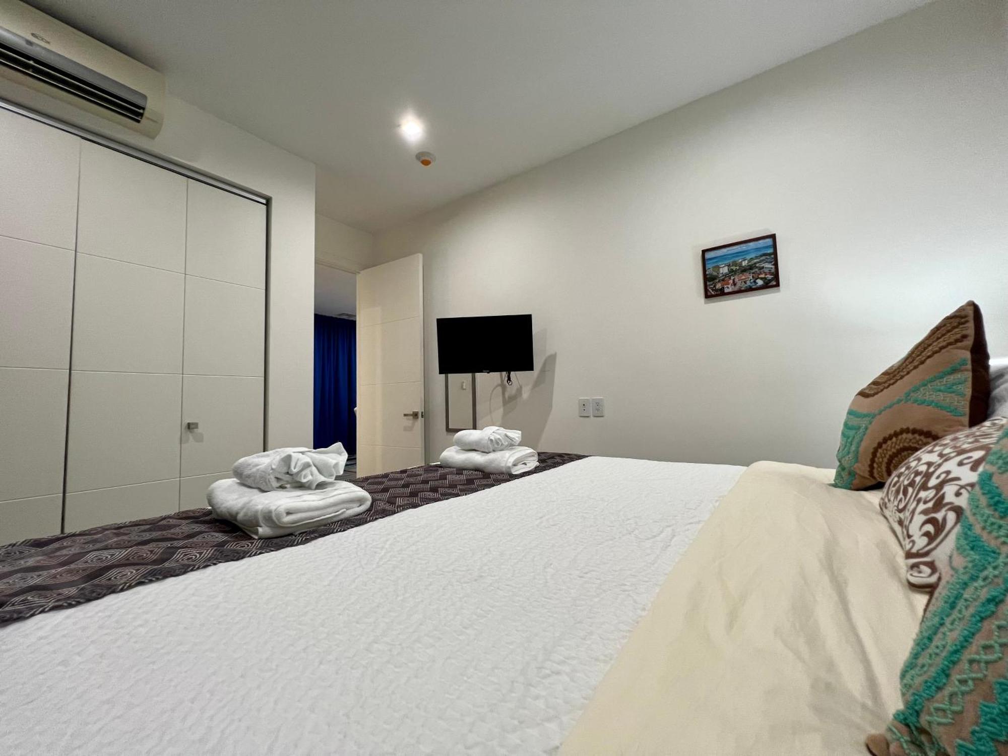 The Cove - Condo Hotel - Palm Beach Strip 客房 照片